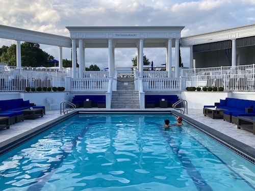 Le Bain Romain luxueux et surchauffé au Grand Resort de Warren.