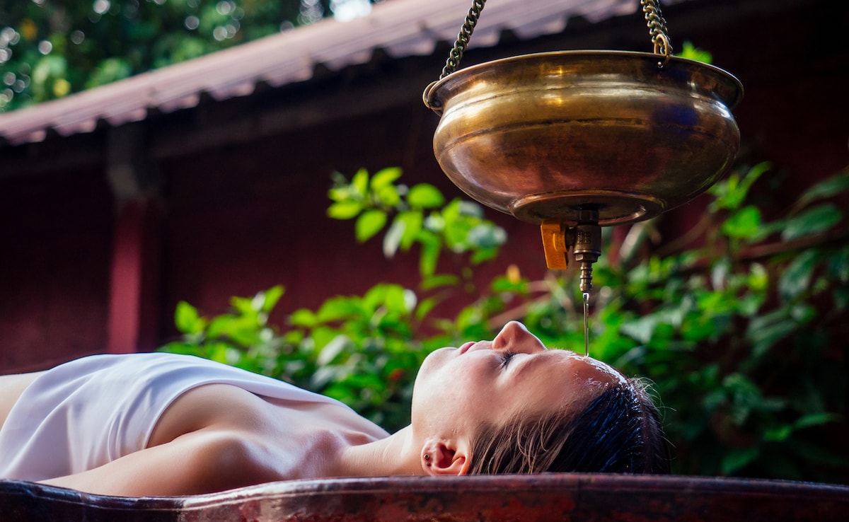 Shirodhara. Photo : iStock