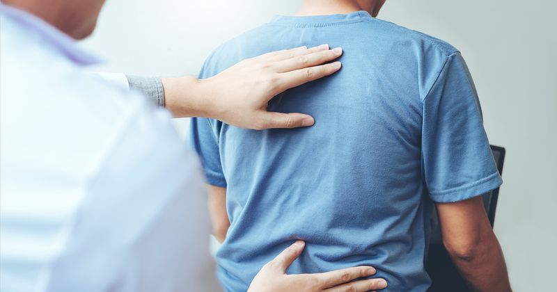 Différences concernant le handicap au bas du dos