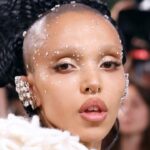 Pensées de bain d’FKA Twigs : Le dancefloor, un pilier de votre bien-être ?