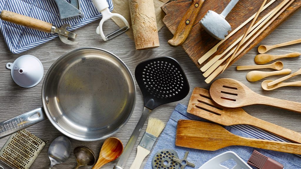 « Attention : Cet outil de cuisine que vous adorez pourrait menacer votre santé, mettent en garde les experts »