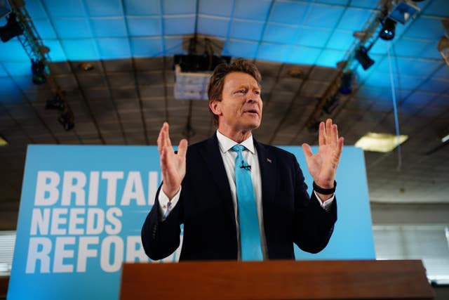 Richard Tice discutant lors de la campagne électorale de 2024