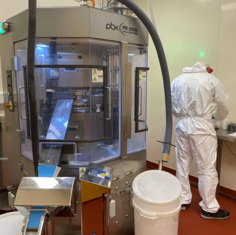 Une machine pressionneuse pour comprimés
