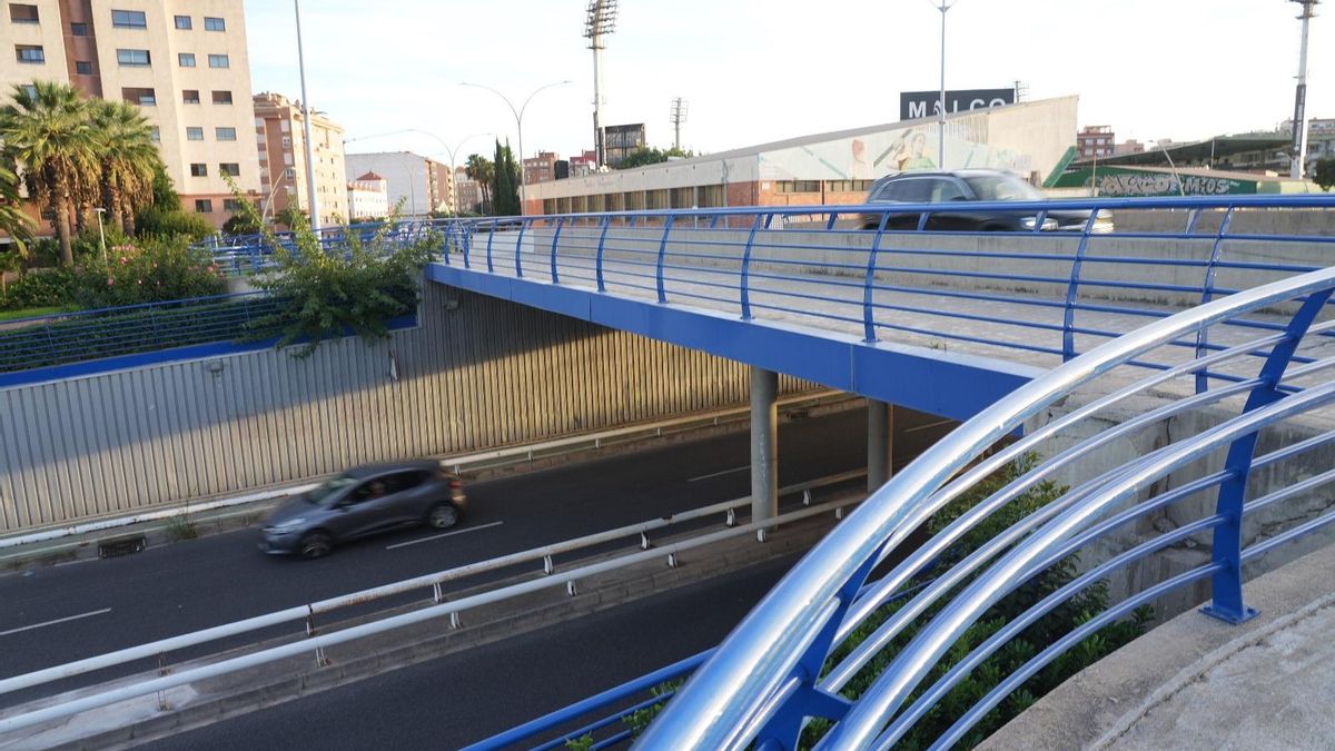 Héroes sauvent un homme menaçant de sauter d’un pont près du Castalia
