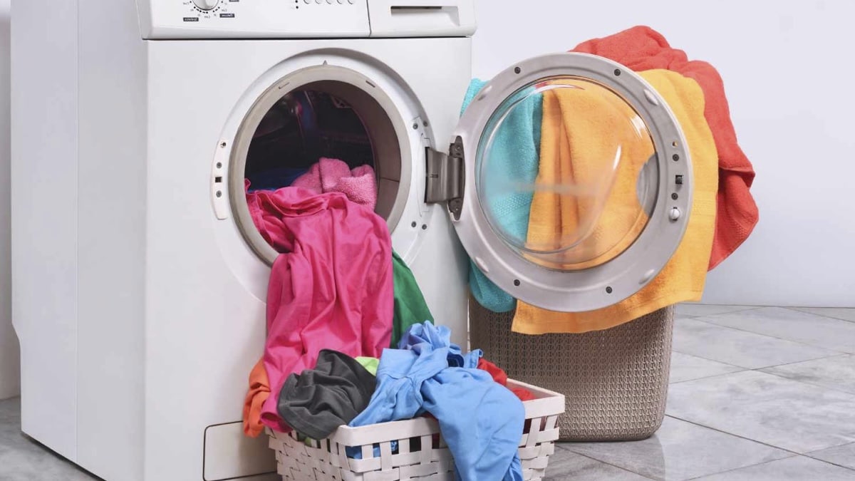 « Ce vêtement que vous n’osez jamais laver : un repaire de microbes ! »