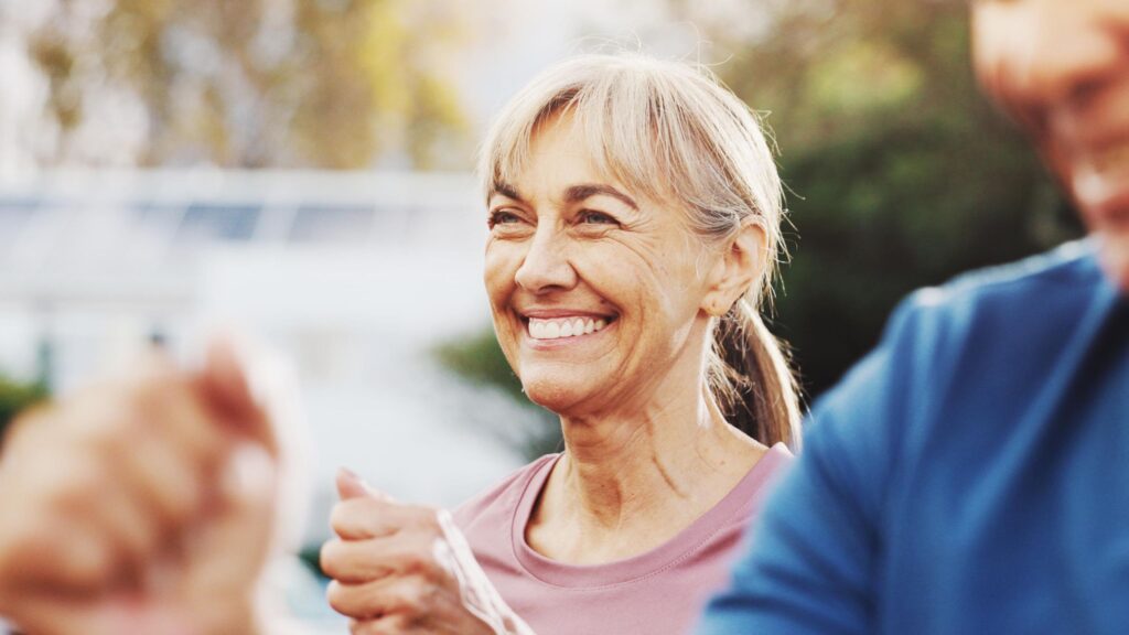 Entraînement doux pour les seniors : Renforcez vos muscles et améliorez votre coordination après 50 ans !