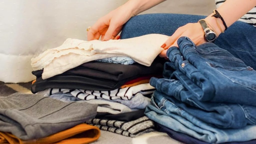 L’oubli fatal : comment mal ranger vos vêtements d’été pourrait vous coûter cher cet hiver !