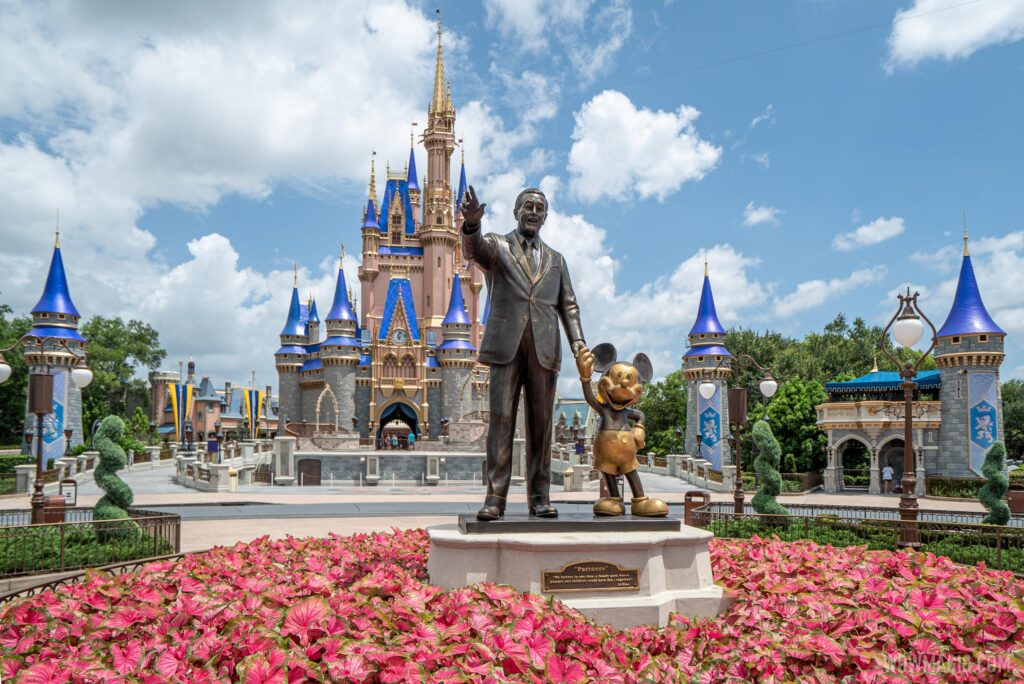 Le parc Magic Kingdom en tête des charts d’affluence mondiaux en 2024, tous les parcs WDW en hausse