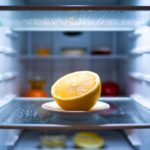 Un fruit étonnant qui chasse les mauvaises odeurs du frigo en un clin d’œil !