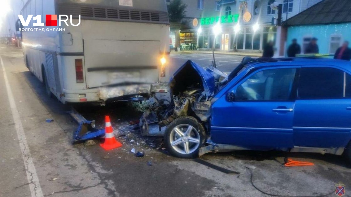Accident mortel d’autobus près d’un café routier à Volgograd