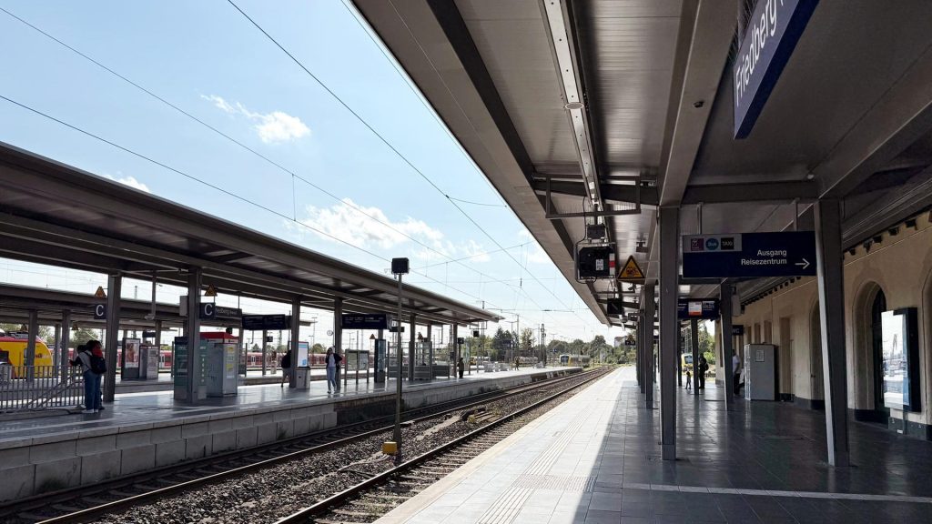 Friedberg en attente : la ville se sent ignorée par le nouveau plan de train DB
