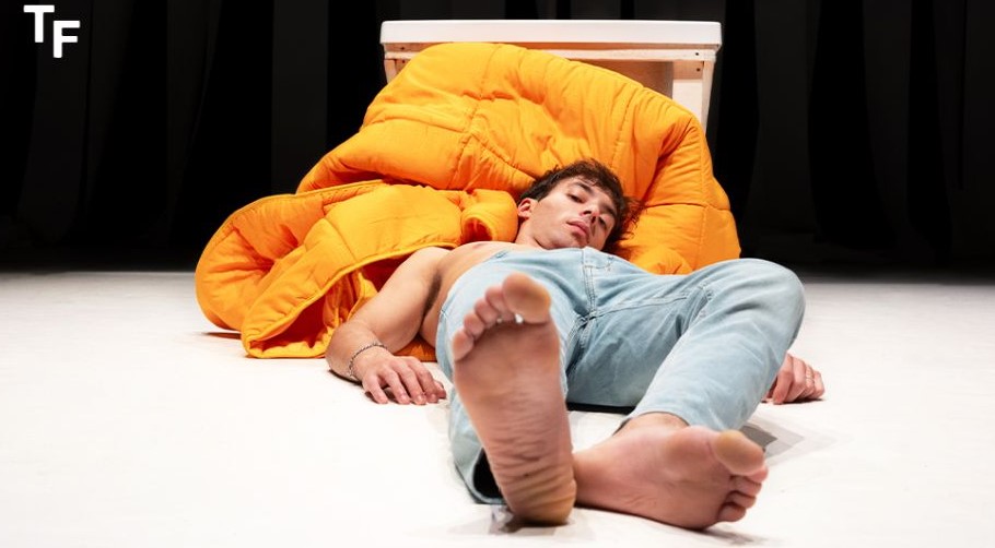 « Fascination et répulsion : débuts de La ville des vivants au théâtre »