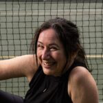Stella n’a jamais aimé le sport : elle a trouvé sa passion avec le pickleball.