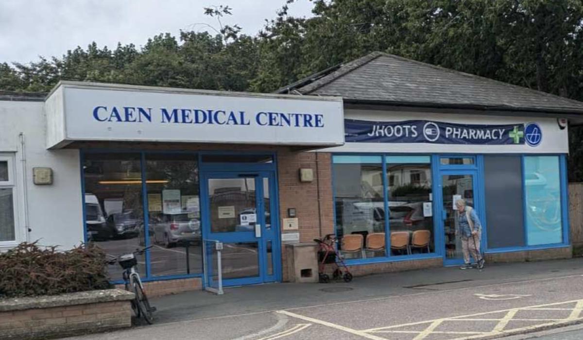 Pharmacies Jhoots de North Devon, frappées par la crise, rachetées par une chaîne nationale