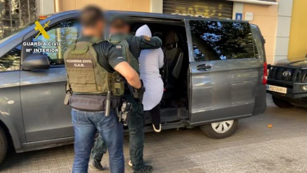 Démantèlement d'un réseau criminel facilitant l'immigration par des unions fictives