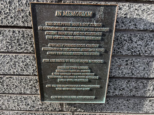Une plaque à relief