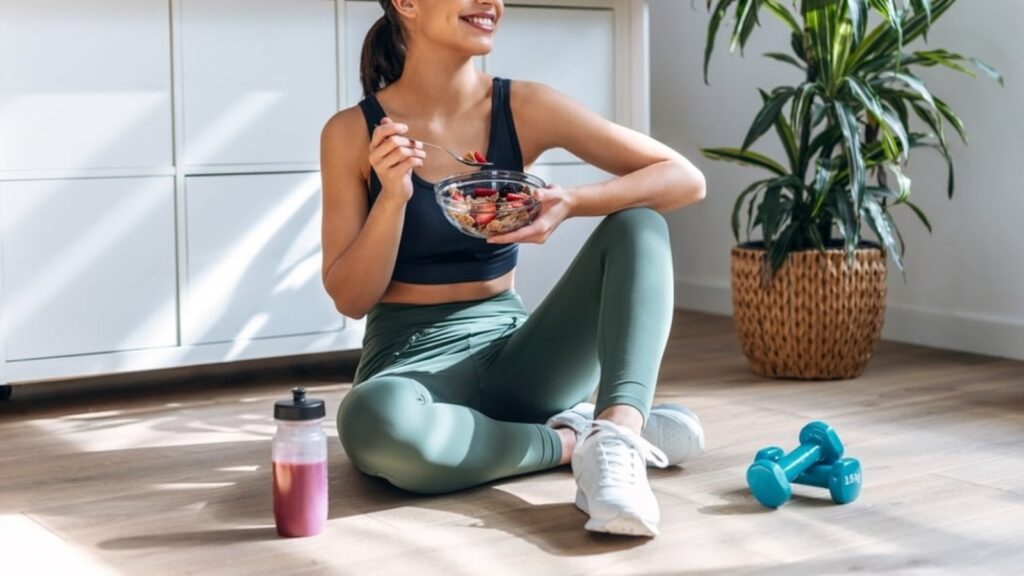 Maman de deux enfants révèle ses 8 secrets fitness : pas de régime strict ni de repas après 18h !
