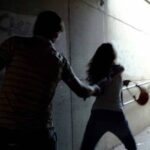 Aggression choquante : une femme de 53 ans attaquée en allant au travail à Gallarate