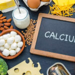 Alerte silencieuse : les signes de carence en calcium chez les jeunes adultes et le rôle essentiel de la vitamine D pour une solution naturelle