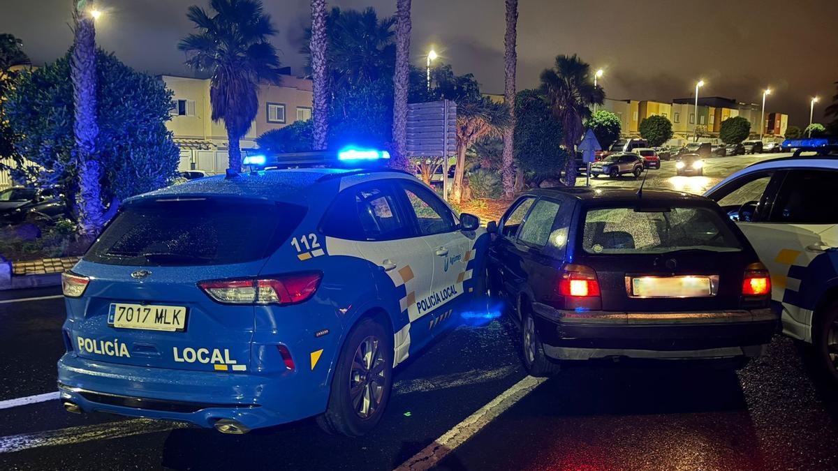 Fuite spectaculaire à Gran Canaria : un voleur échappe aux policiers après un vol de voiture à Agüimes