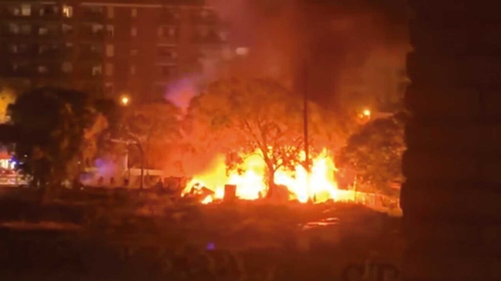 Incendie dans un bidonville à Barcelone : deux blessés et six maisons ravagées