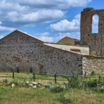 Le village le plus long d'Espagne : une escapade idéale pour randonneurs et passionnés d'histoire !