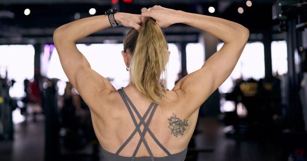 Les hommes flirtaient à la gym, mais ils étaient dans de beaux draps en se retournant !