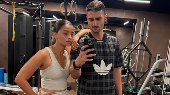 Alia Bhatt avec son coach Karan Sawhney.