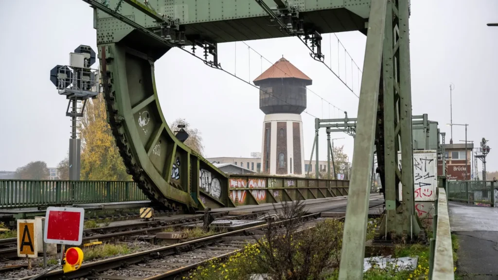 Retards et annulations : la découverte d'une fissure sur un pont ferroviaire