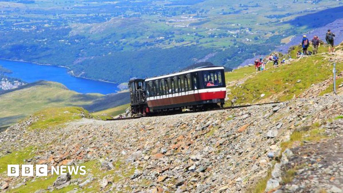 Sièges mouillés sur le train de la montagne Snowdon : une attaque d'une agence de voyage