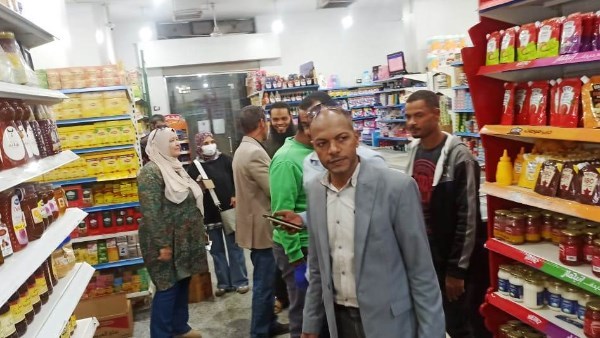 Surveillance des marchés à Aswan, réfection des routes à Nasser Al-Nuba et formations en entrepreneuriat à Edfo