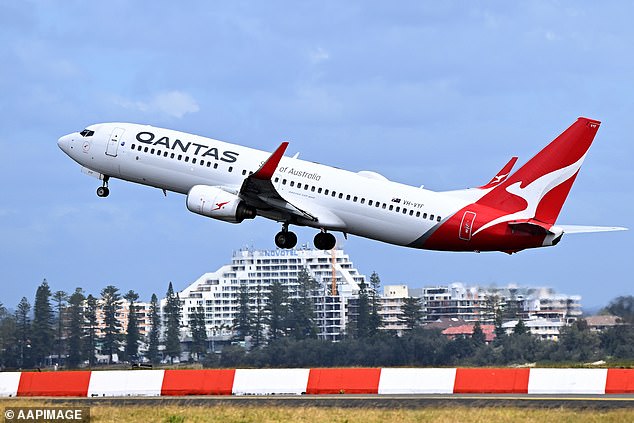 Urgence à bord d'un vol Qantas avec trois politiciens libéraux