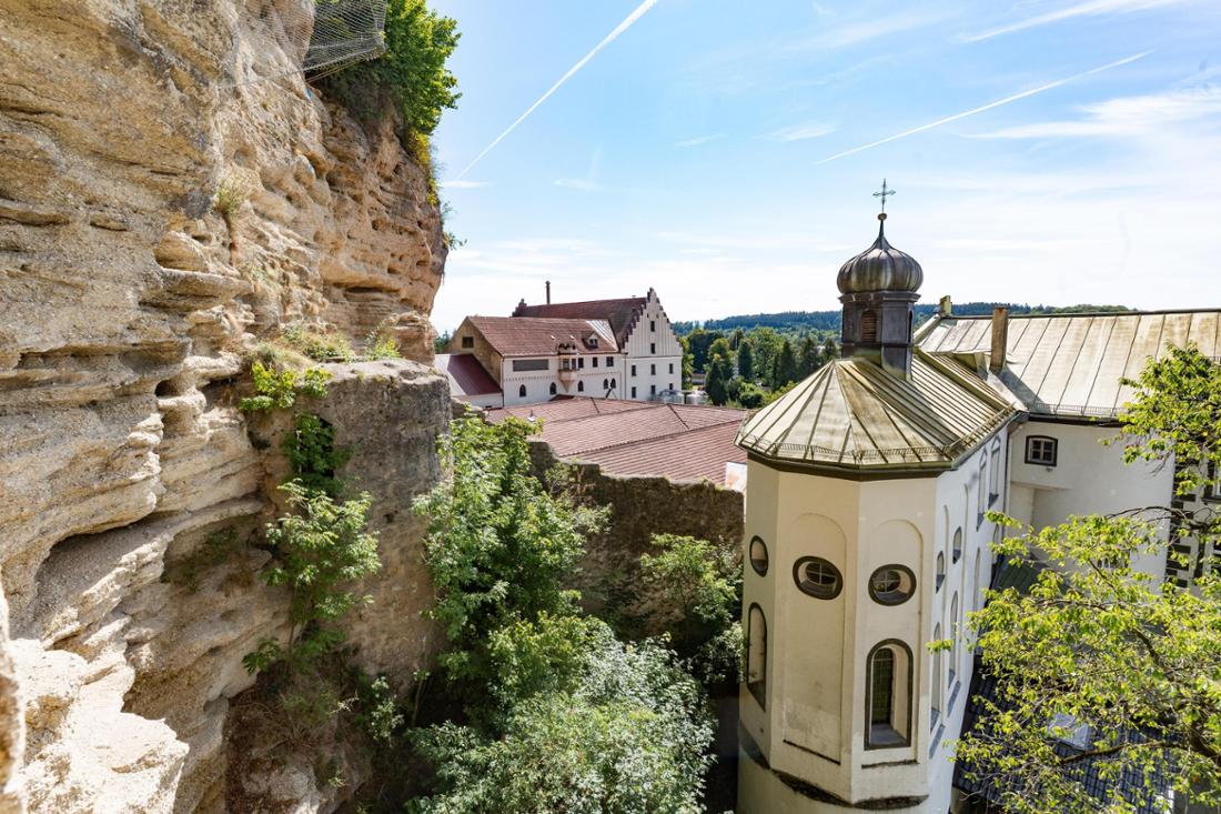 Vue de la chapelle et du Hunger Tower.