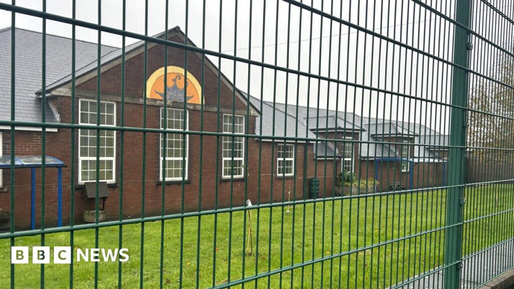 Dafen CP School à Llanelli fermée en raison d’une menace au couteau
