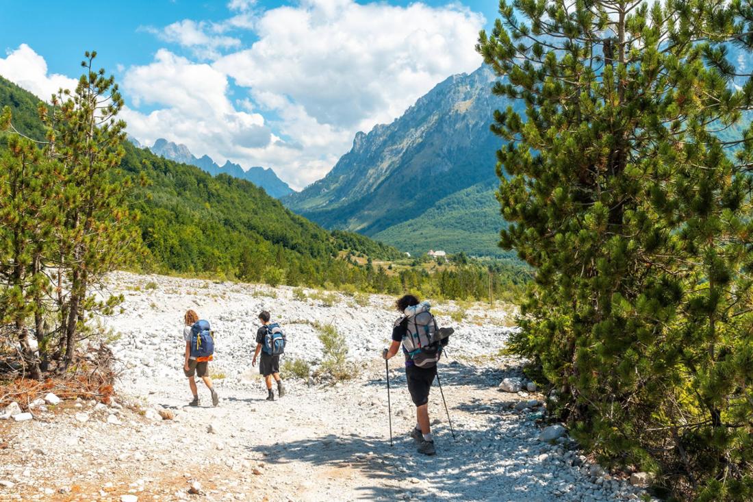 La vallée de Valbona est l'un des lieux de randonnée les plus prisés des Alpes albanaises.