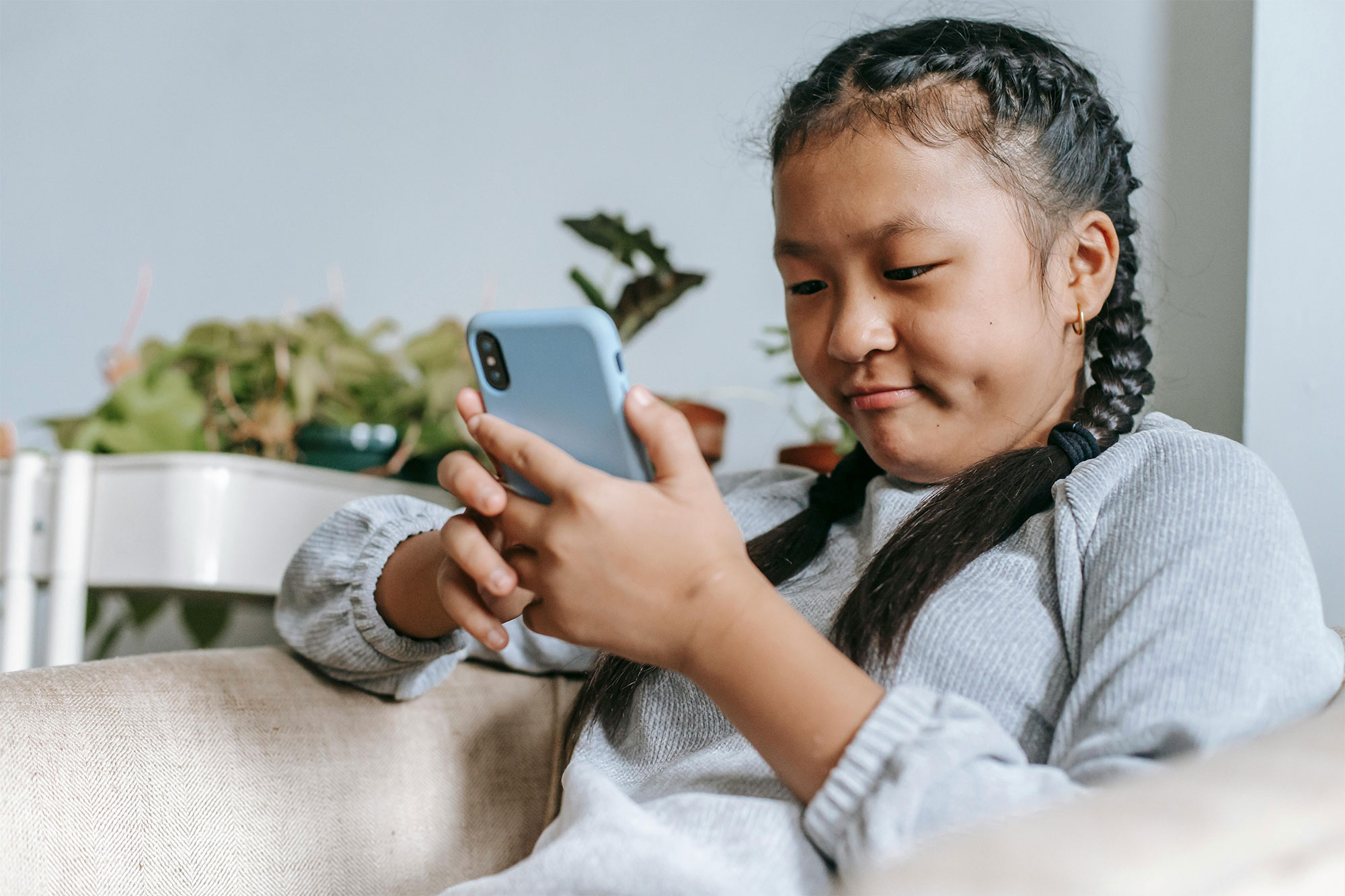 Un nombre étonnant de jeunes recourent aux chatbots IA pour des conseils en santé mentale, selon une étude