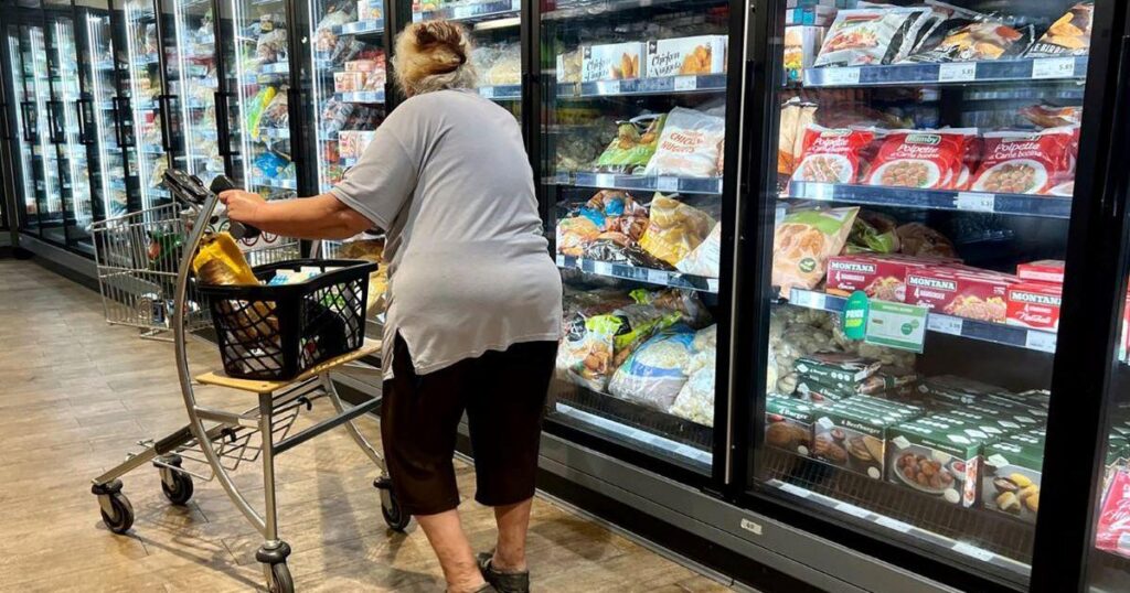 La majorité des consommateurs ignorent les étiquettes nutritionnelles en faisant leurs courses