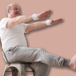 4 Exercices de Chaise pour Renforcer les Jambes Après 65 Ans