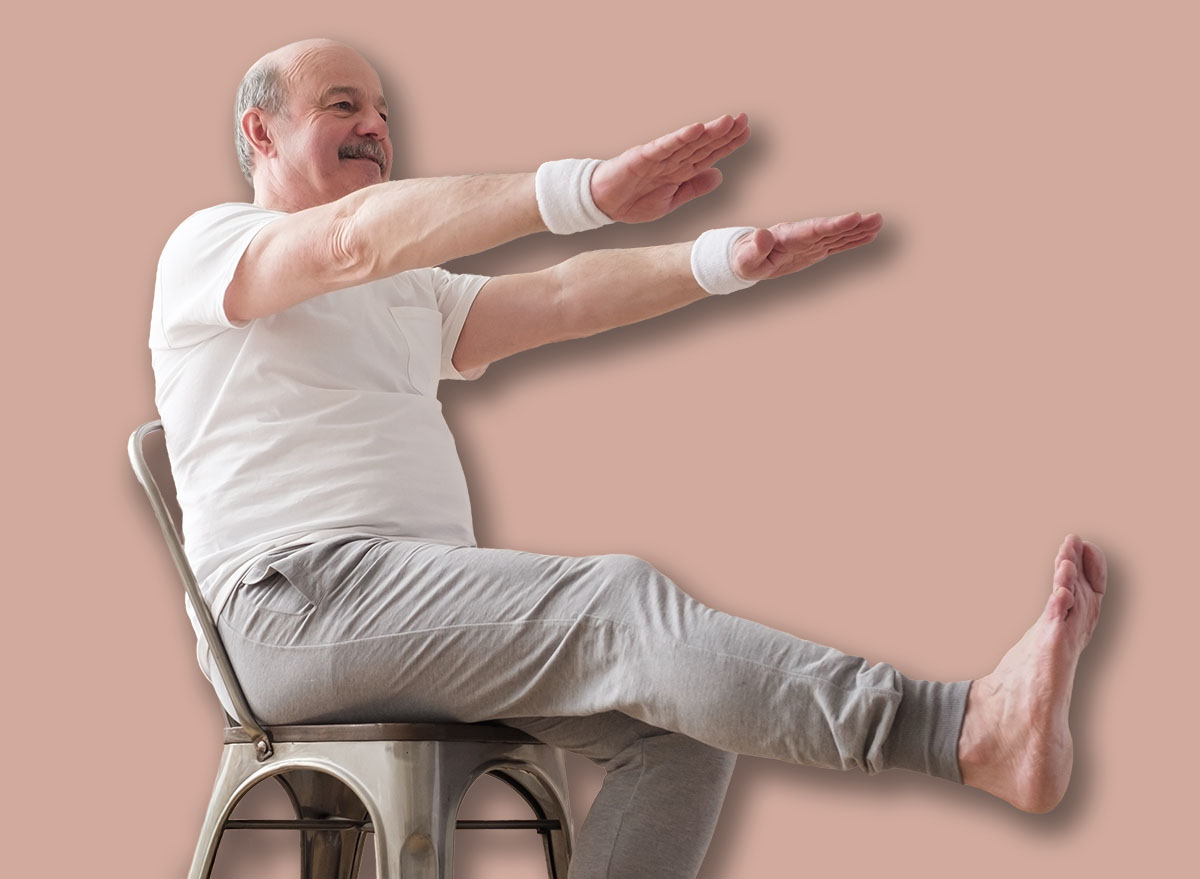 4 Exercices de Chaise pour Renforcer les Jambes Après 65 Ans