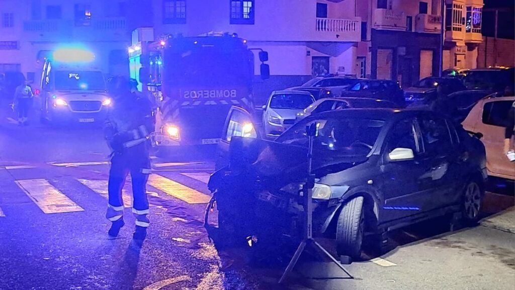 Accident à Lanzarote : Un jeune gravement blessé après une collision avec un lampadaire à Arrecife