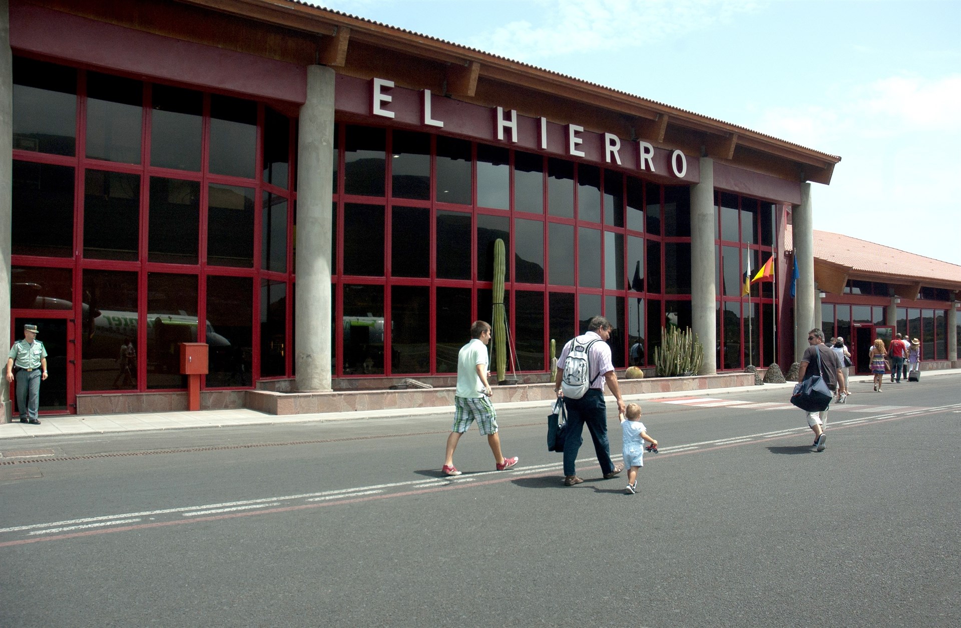Aena réagit aux accusations de réductions à l'aéroport d'El Hierro : "C'est temporaire"