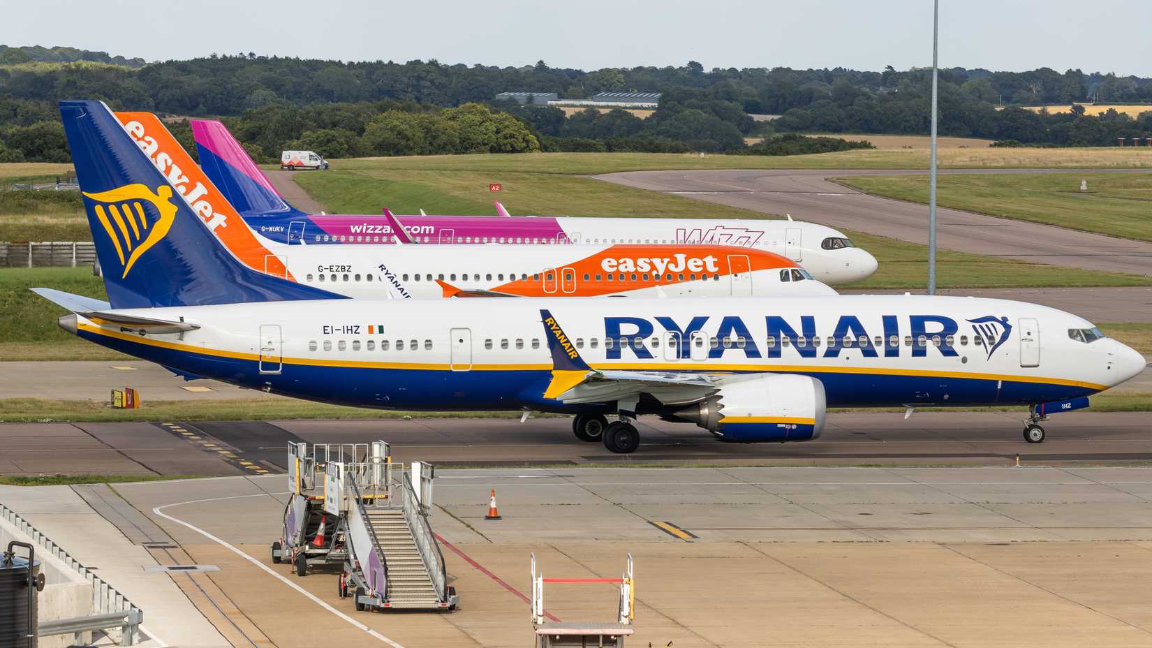 Avions EasyJet, Wizz et Ryanair sur le tarmac