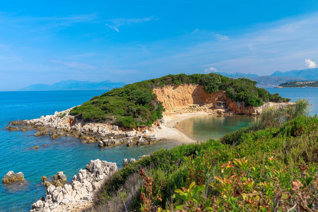 Les plages des îles Ksamil font partie des incontournables en Albanie.
