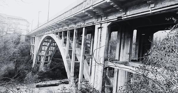 Drame à Alpignano : un adolescent se jette du Ponte Nuovo, les secours impuissants