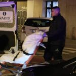 Equipe funéraire récupère le corps de la victime de Nou Moles