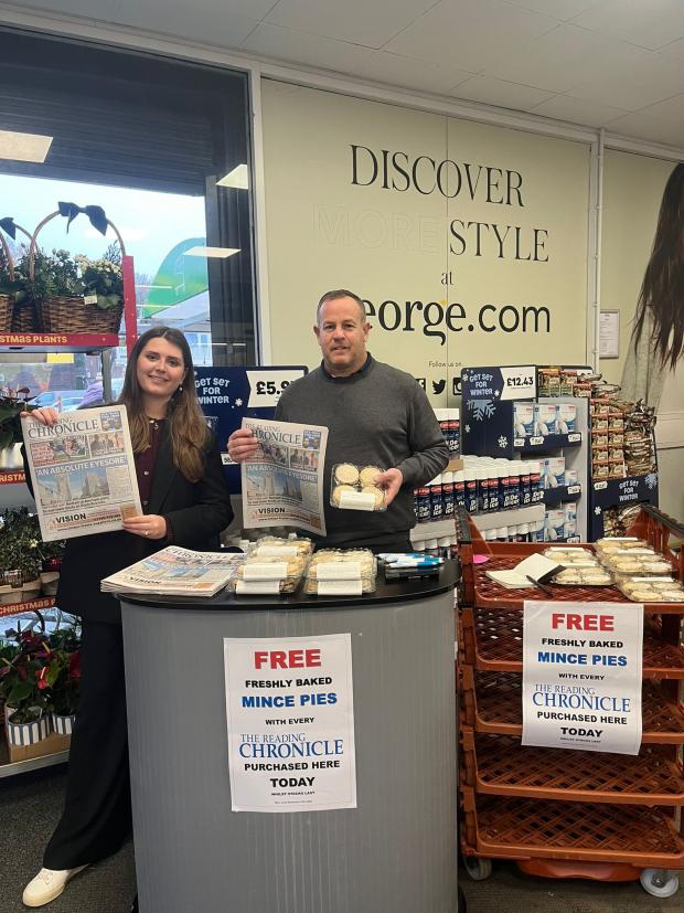 Le Reading Chronicle à Asda Tilehurst