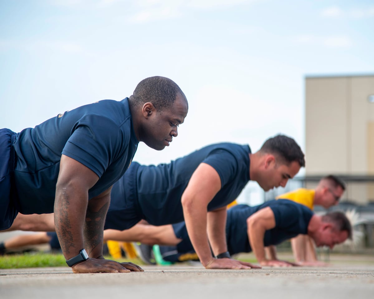 L'armée américaine double les exigences du test d’aptitude physique annuel et révise les critères d'échec !