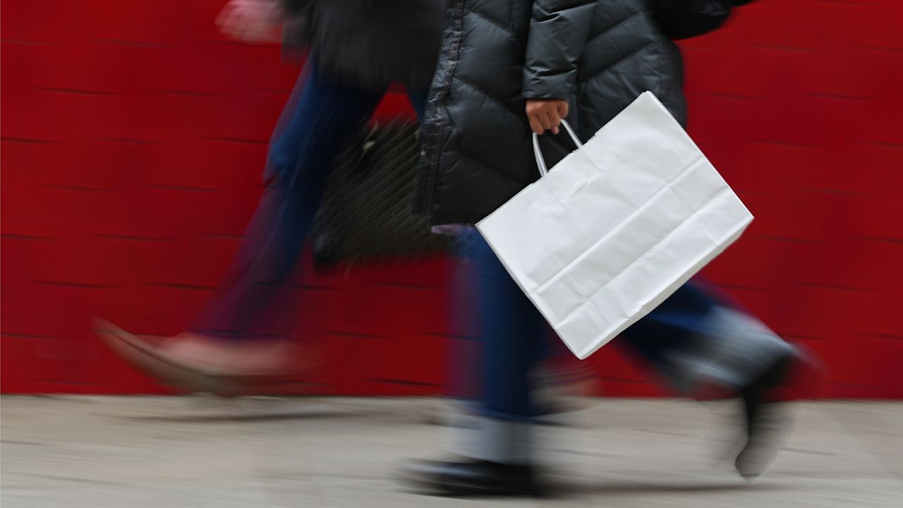 Les commerçants se préparent à l'afflux des retours après les fêtes