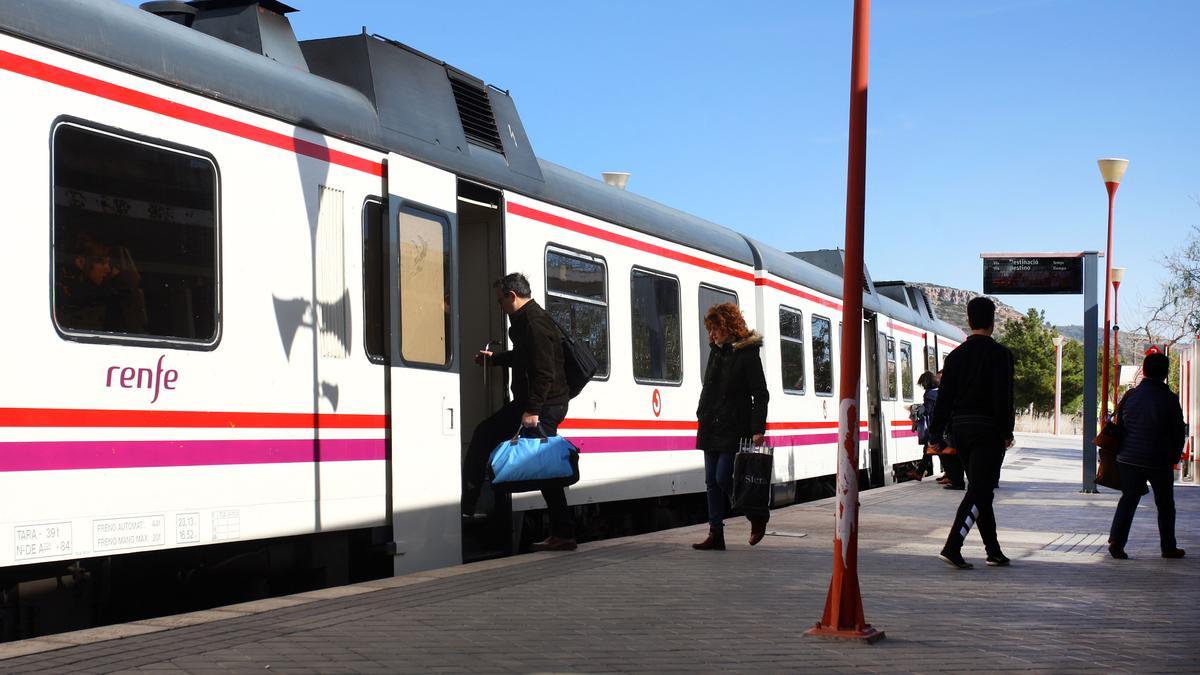 Ligne C3 Renfe : Retour partiel à Buñol, élèves en retard d'une heure !