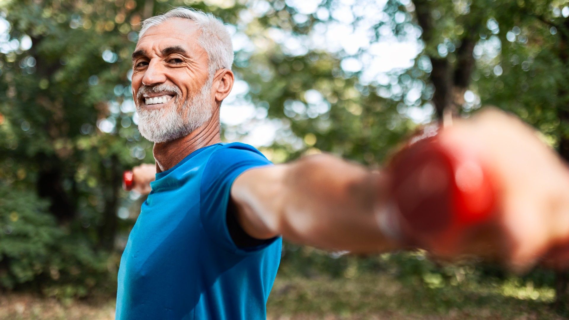 Mon père de 72 ans et moi : un exercice incontournable pour la mobilité et la force !